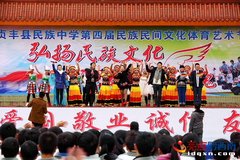 貞豐民中第四屇藝術(shù)節(jié) 郭澤玉攝 (2).JPG